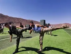 极速竞猜-包含江畔暴熊队对阵天山雪豹队，田径热身赛击败，细节决定成败——赛后更衣室沸腾的词条