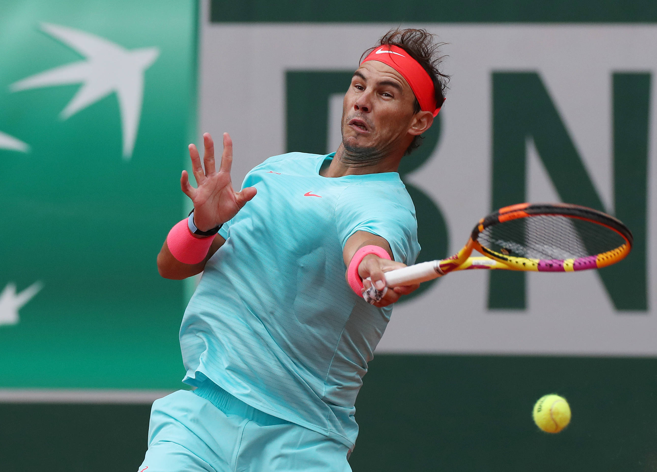 极速电竞-纳达尔在曼联比赛中回归赛场，高光表现引发热议！的简单介绍