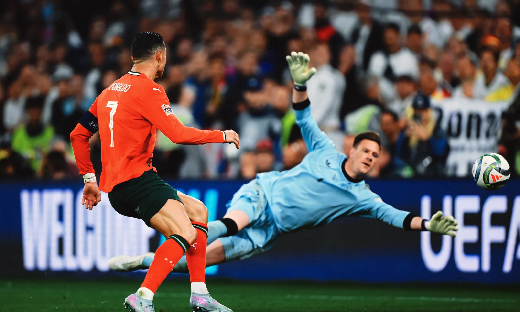 极速竞技- c罗在澳大利亚队比赛中突破纪录,大胜引发热议的是谁 