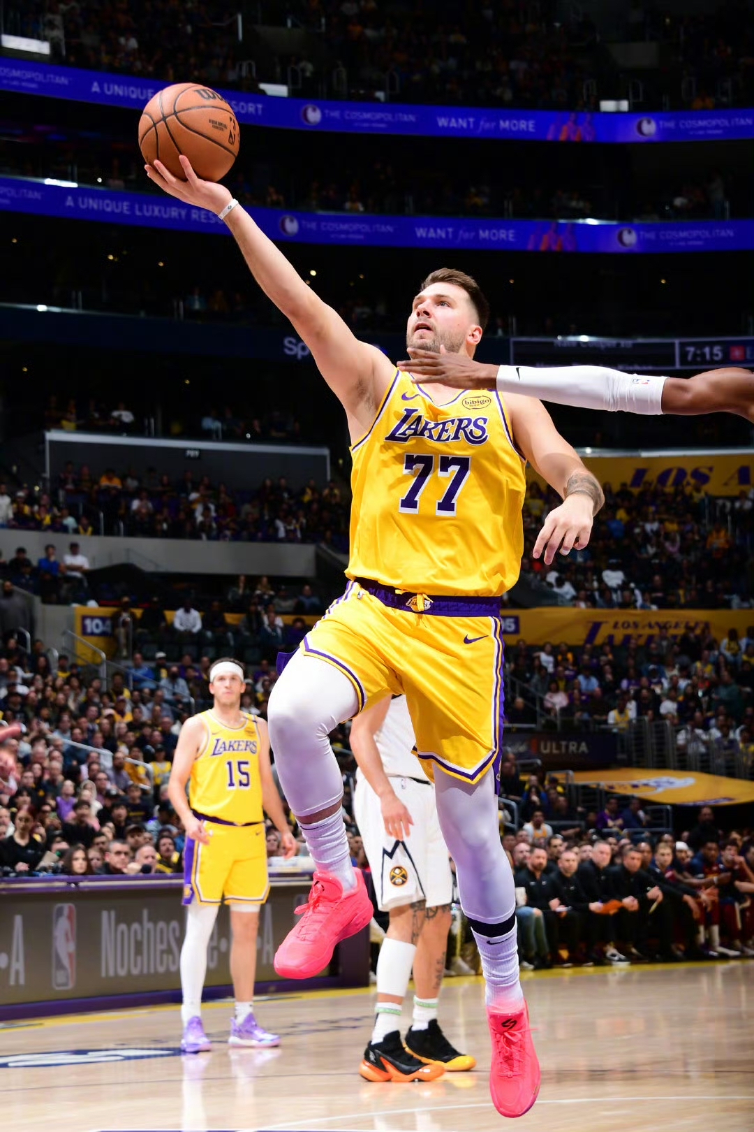 极速电竞-穆古鲁扎连续十场比赛得分超过突破纪录，湖人挑战极限！的简单介绍